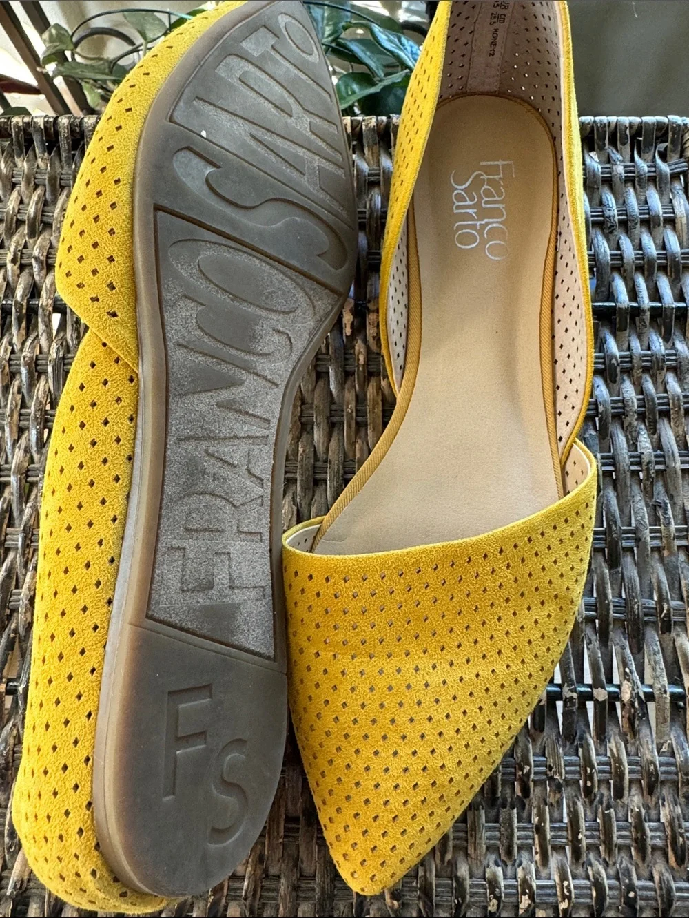 Franco Sarto Honey2‎ Yellow Pointed-Toe Perforated Flats Women’s Size 9.5
